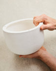 White Boucle Glazed Earth Hanging Planter by Angus & Celeste ハンギングプランター ホワイト ブークレ