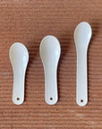 Chinese Spoon in Enamelled WHITE by SARO 琺瑯レンゲ ホワイト
